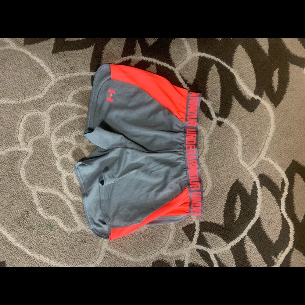 ❤️Under armour running shorts Coral/gray Small ❤️